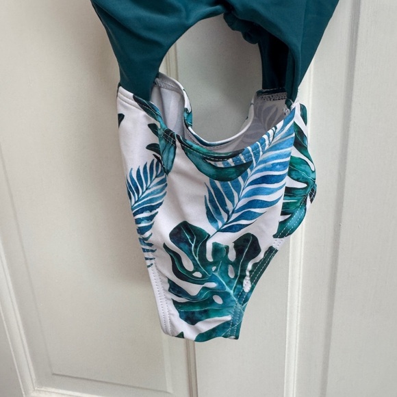 NWOT PatPat 2T Girls Green & White Tropical One Piece Bathing suit Swimsuit - Picture 3 of 5